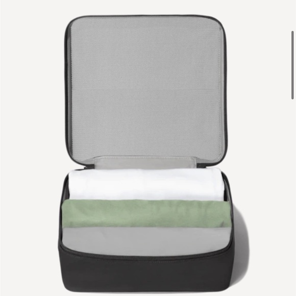 New Rimowa packing cube M - Picture 1 of 5